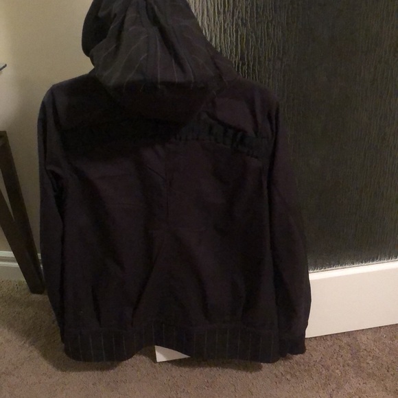 Lululemon wind jacket - Picture 5 of 8